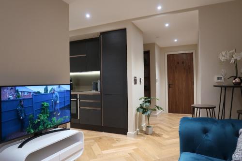 City Centre Garden view getaway for 2 FREE ONSITE PARKING Image 4