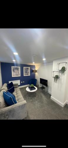 The basement den Image 3