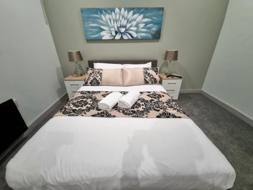 *C!4* Enjoy a wonderful stay in our Cosy Luxurious & Spacious ground floor apartment + Free Parking + Free WiFi * Image 3