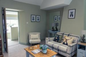 Acorn Apartment Image 2