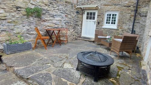Puzzle Cottage, Quirky and Unique Cottage for 2 Image 2