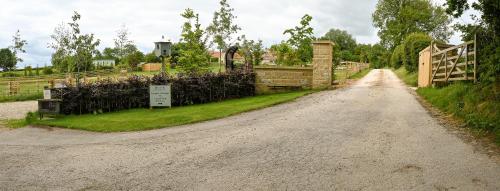 Grouse Lodge A Fabulous Farm Stay Private Hot Tub Image 3