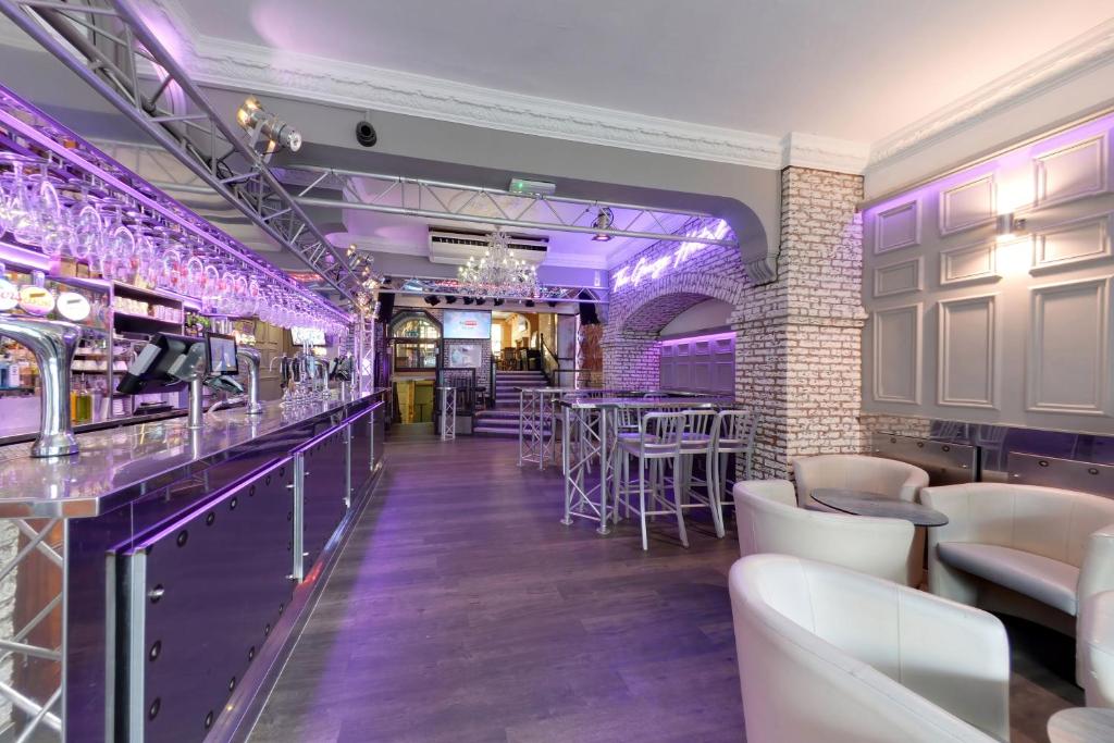 The George Hotel Image 1