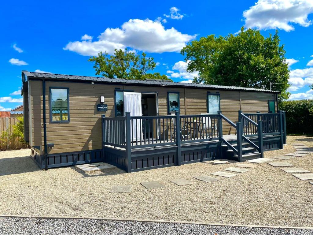Hollins Stable Lodge at Hollin Barn Lodge Park Image 1