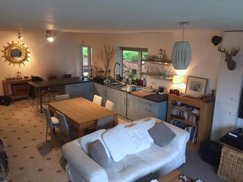 Church Hall Studio at Whitby Accommodation, Summer Hills Whitby Image 3