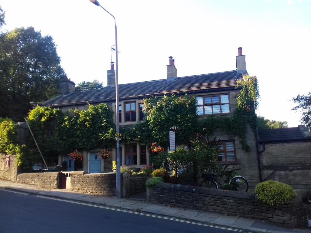 Rosebud Cottage Guest House Image 2