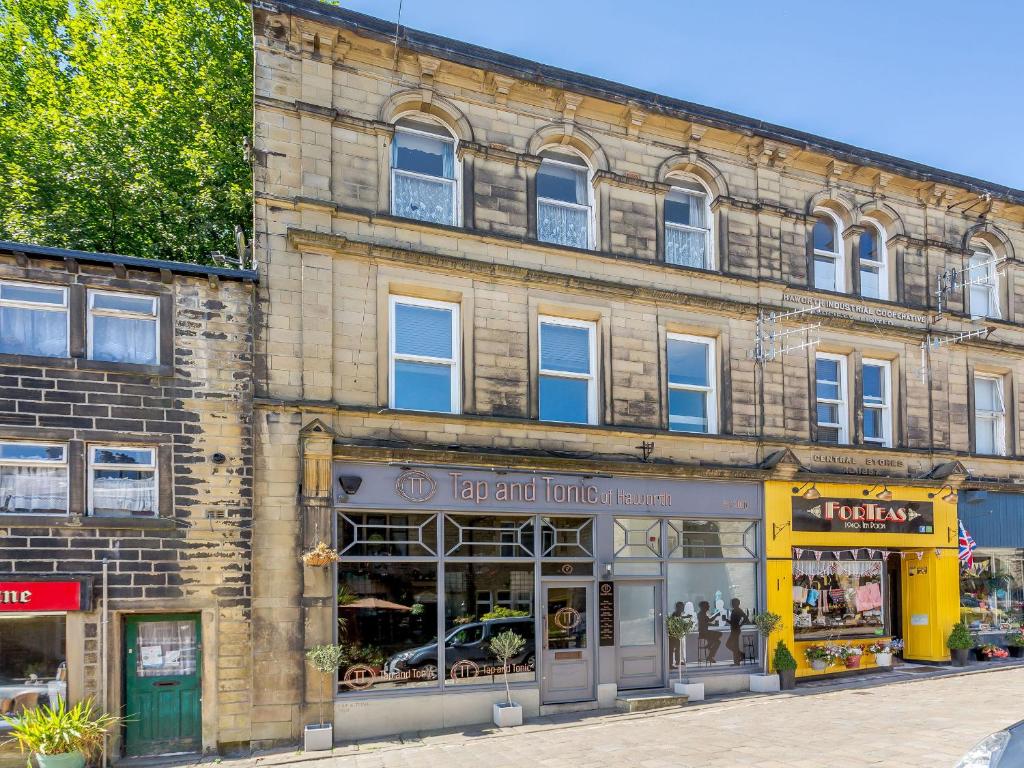 Haworth Main Street Holiday Apartment Image 1
