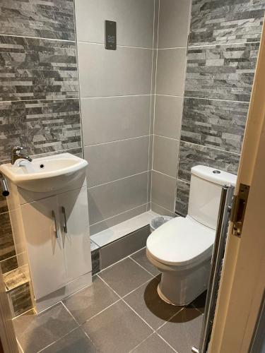 Best Priced Apartment In Hull 3 Image 8