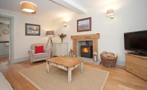 Pass the Keys Habton House Garden Cottage Image 2