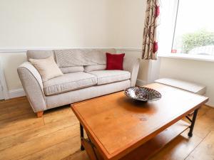 Kingfisher Cottage, 11 Airebank Terrace Image 2