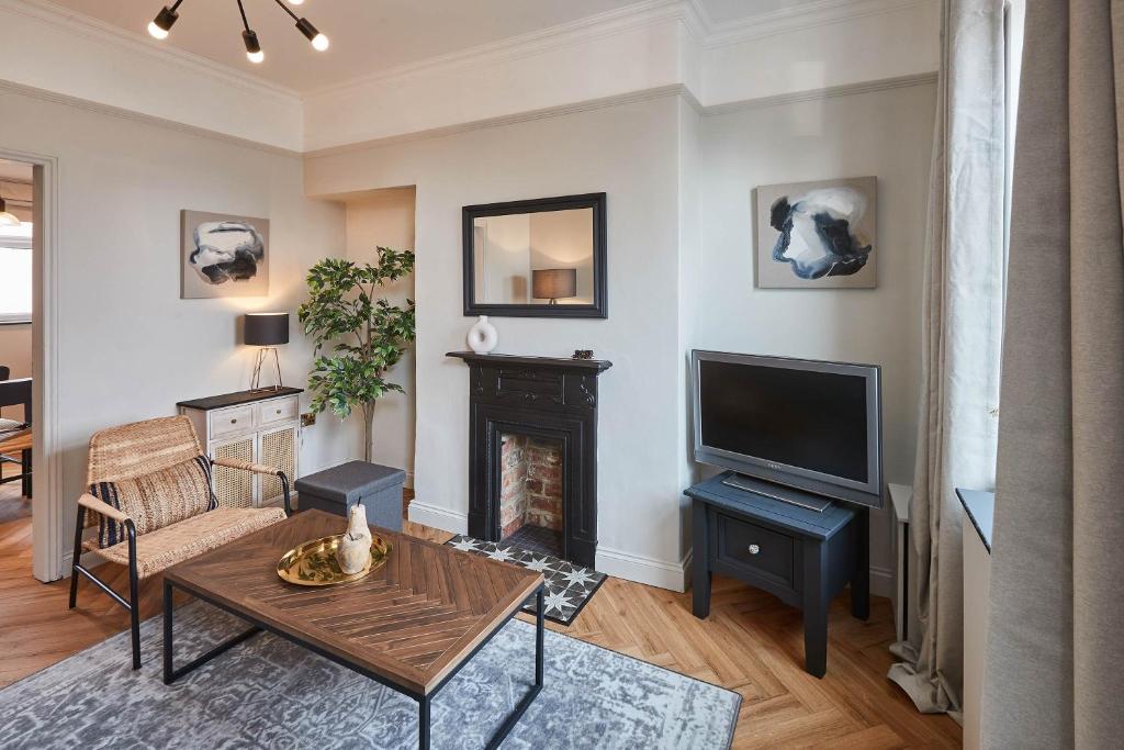 Host & Stay - The Railman's House Image 1
