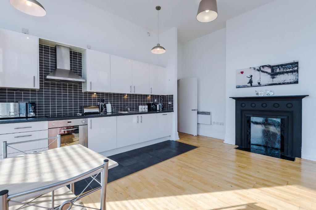 Modern 2 bedroom apartment in Rotherham Image 3