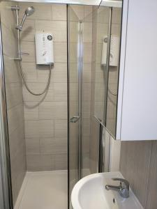 4 Bed Entire House - Heart of the City - Near SUFC Image 2
