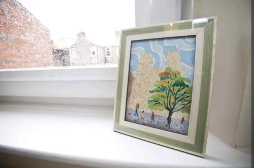 Cosy little home just outside York city walls Image 3