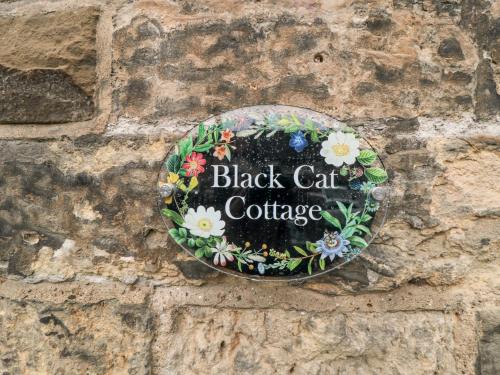 Black Cat Cottage Image 3