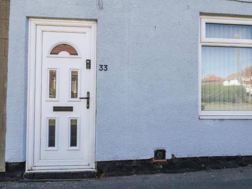 33 Staithes Lane Image 3