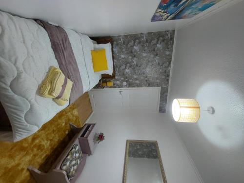 Lovely 2-Bed House in the heart of Woodhouse Leeds Image 1