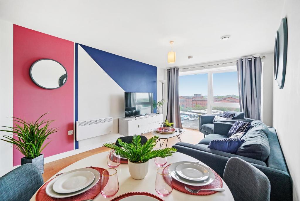 Stunning 2 Bedroom Apartment Image 1