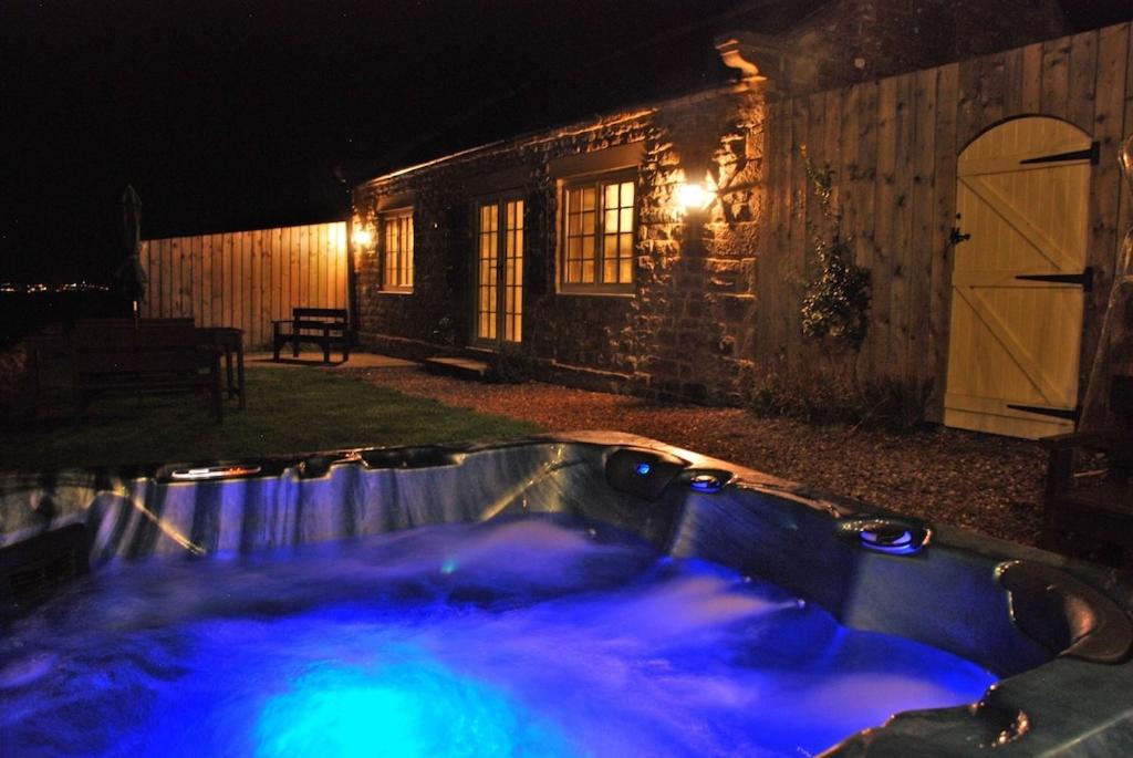 Lantern Cottage - Stunning Sea Views, Beautiful Country Cottage, Hot-Tub - Ravenscar, North Yorks Image 1