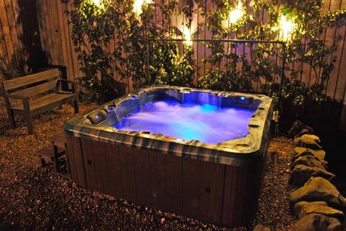 Lantern Cottage - Stunning Sea Views, Beautiful Country Cottage, Hot-Tub - Ravenscar, North Yorks Image 3