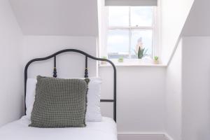 Whitby Heights - Spacious, Modern 2bed Apartment,Pet Friendly,5mins walk to beach Image 2