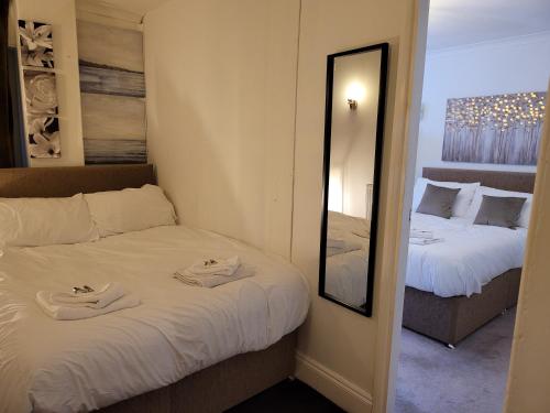 Seaside flat with Fireplace fast WIFI FREE parking Image 3