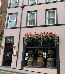 Mademoiselle's Boutique Holiday Accommodation Image 1