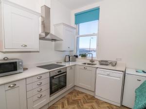 Apartment 6 Image 2