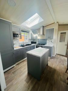 Coopers Corner, Lodge with Hot Tub Image 2