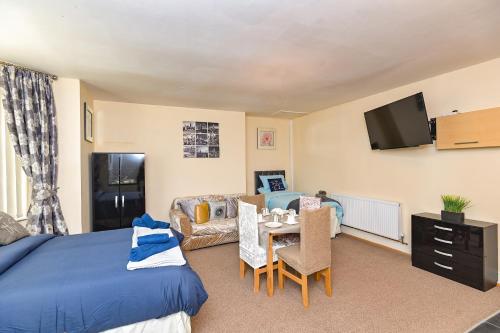 The Elm Wood Apartments Image 3