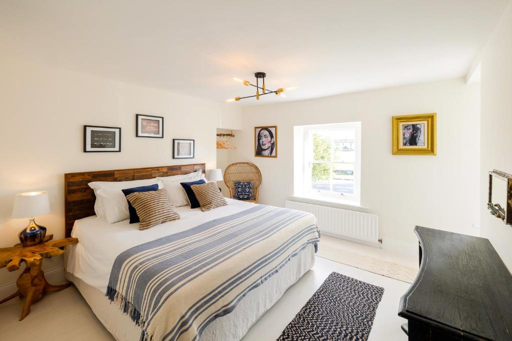 Host & Stay - Virginia House Image 1