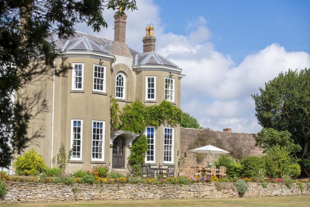 Upper Helmsley Hall Image 3