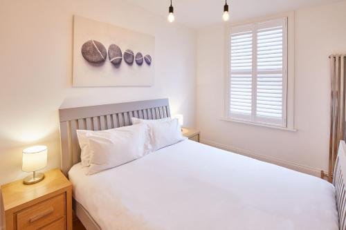 Host & Stay - Hutton House Image 3