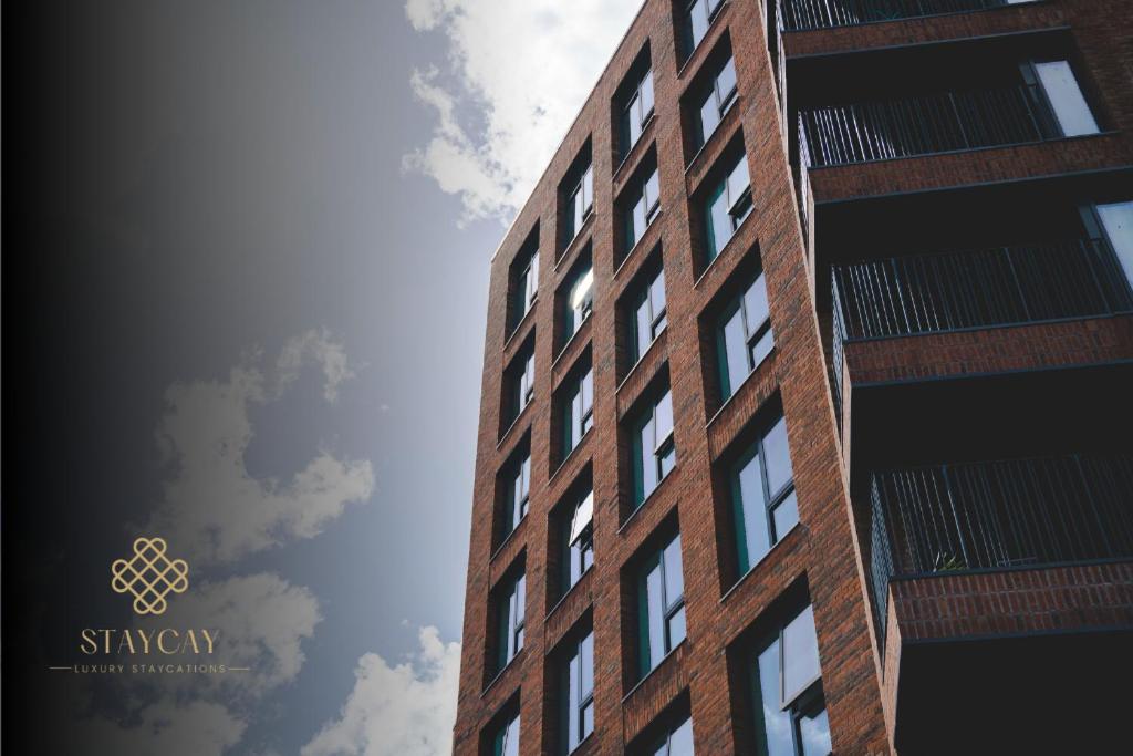 Beautiful 1-Bed Apartment - City Centre - FREE Wi-Fi - New Image 1