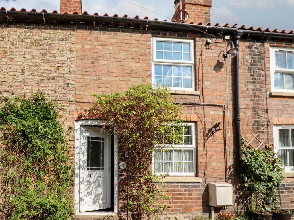 Hornsea Cottage Image 1