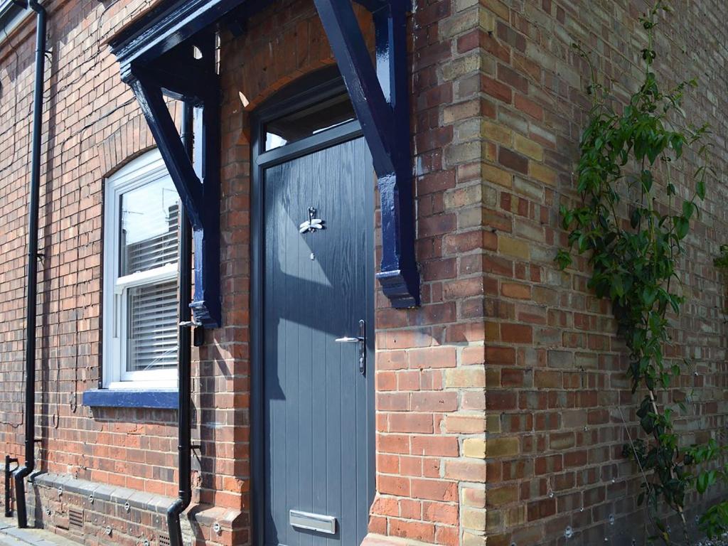 Dragonfly Cottage Image 1