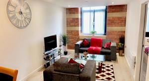 LUXURIOUS CITY CENTRE 2 BED APARTMENTS Image 2