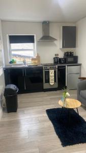 BV Royal Comfy Studio Seven Suite Queensgate Huddersfield Image 2