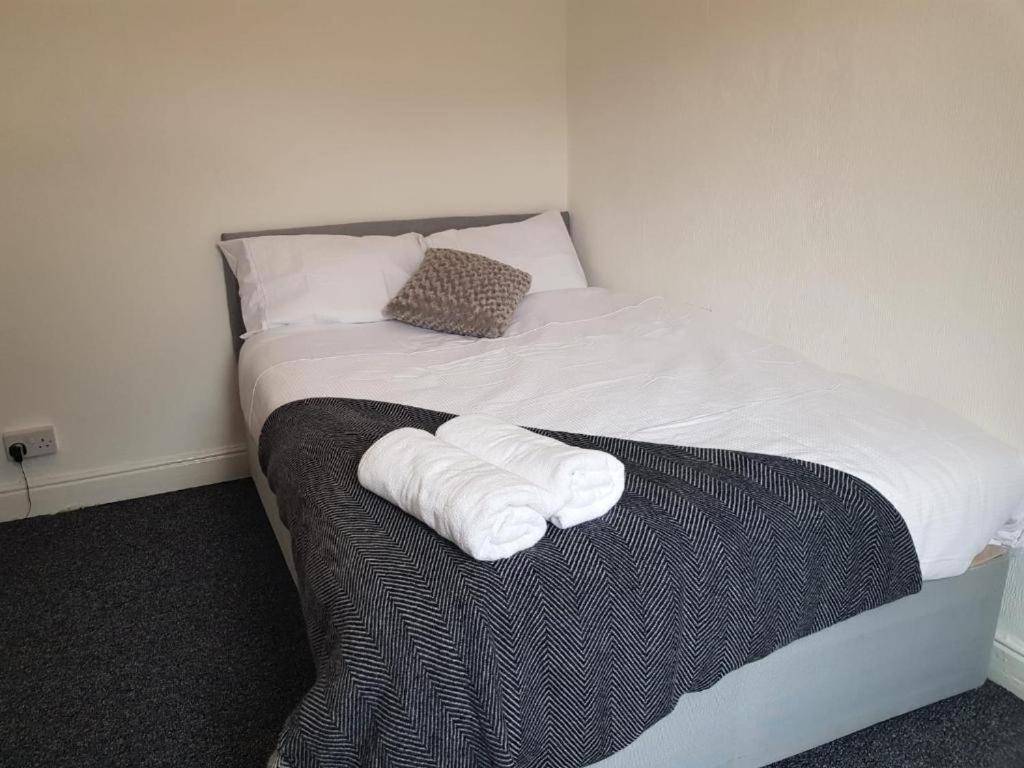 Spacious Pristine Serviced Accommodation 3 Image 4