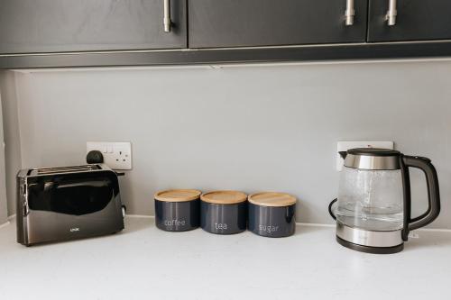 LIQUORICE LODGE - Modern 2 Bed House in Castleford, Yorkshire Image 3