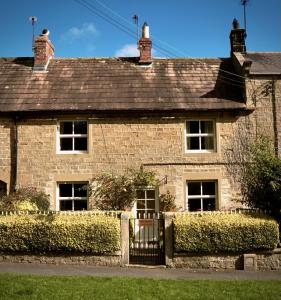 Orchard Cottage Image 1