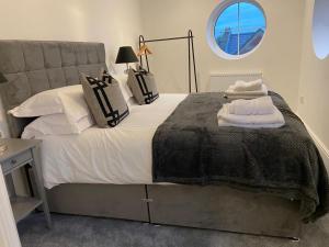Apartment 11 Penthouse 2 bedrooms, sleeps 4 Image 8