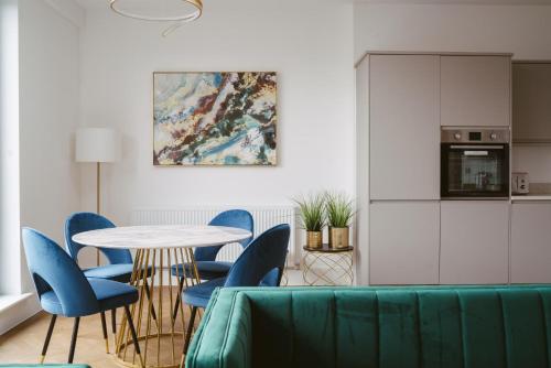 Apartment 11 Penthouse 2 bedrooms, sleeps 4 Image 4