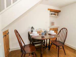 Yon Cottage Image 2