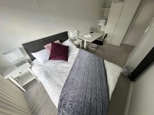 Spacious and stylish 4-bed home ideal for families Image 2