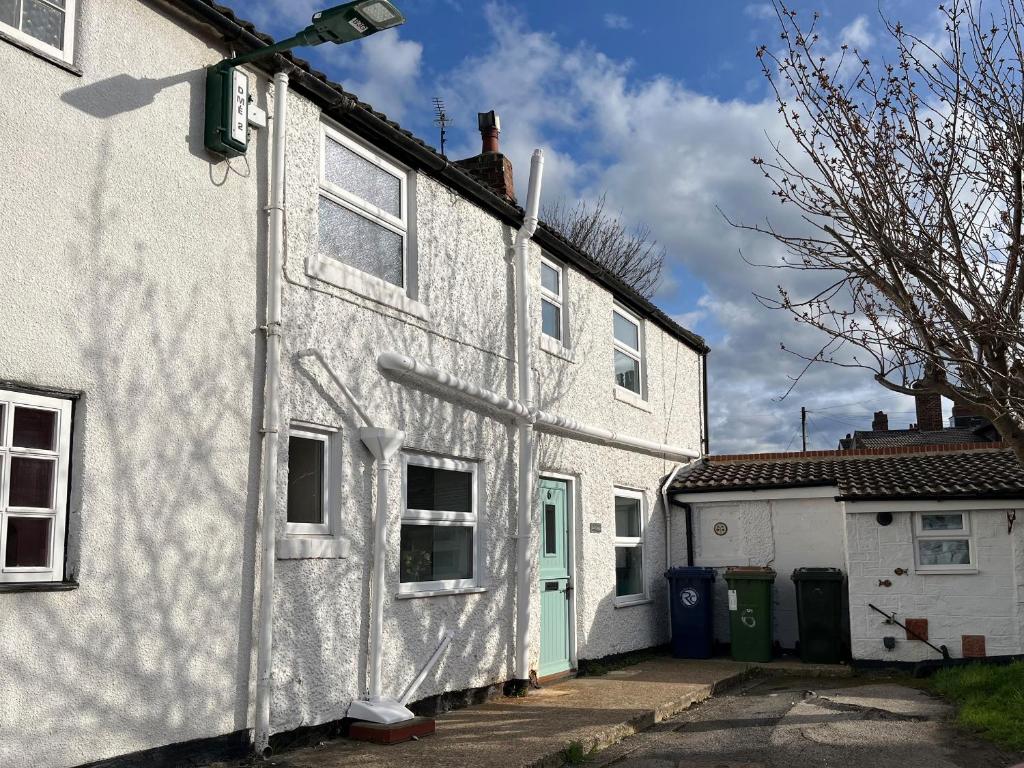 Salt Cottage Image 1