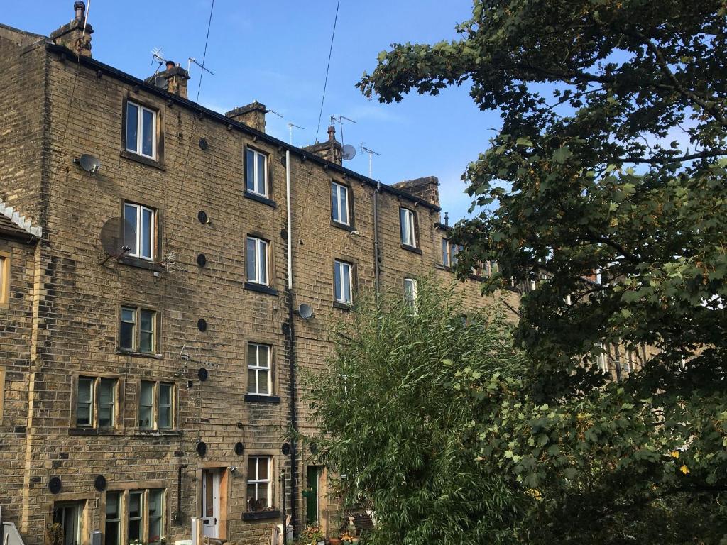 Up-Top Cottage Image 1
