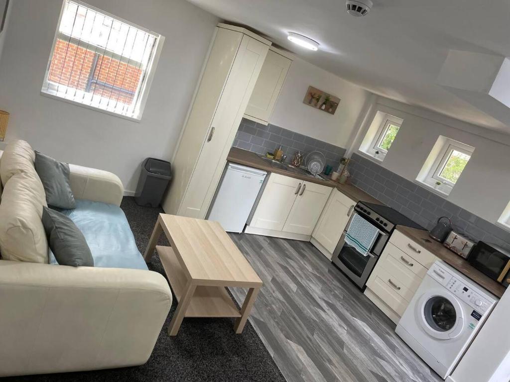 Modern and cosy Apartment in Leeds England Image 1