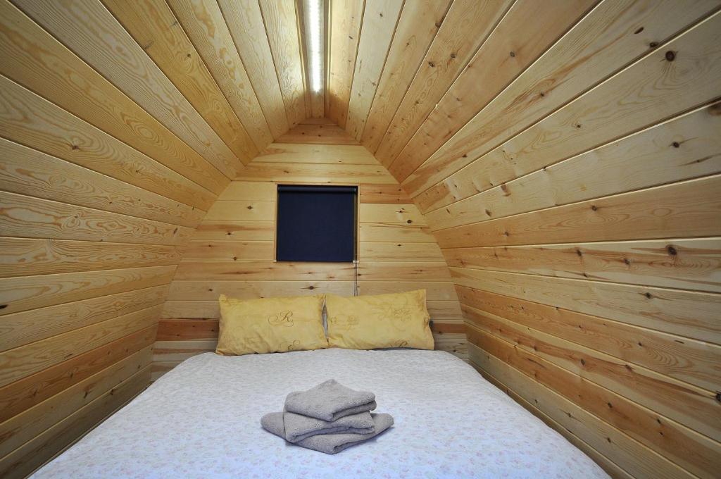 Wolds Glamping Image 1