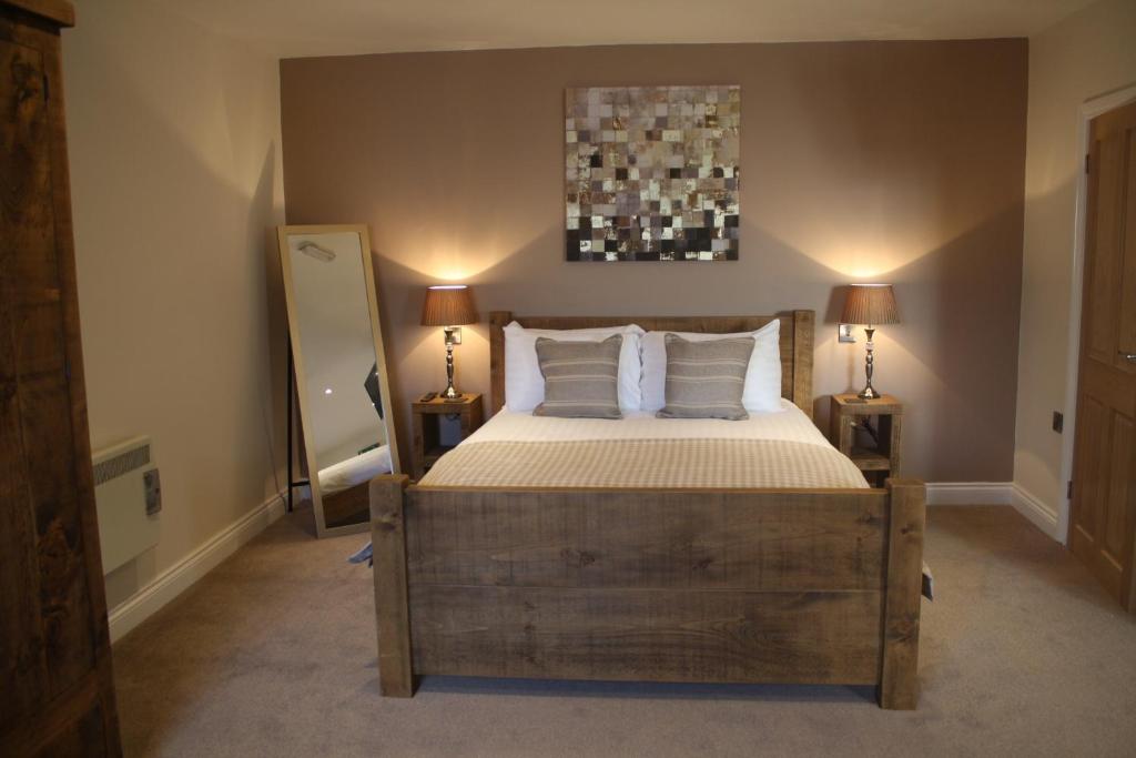 The Woodman Inn Image 4